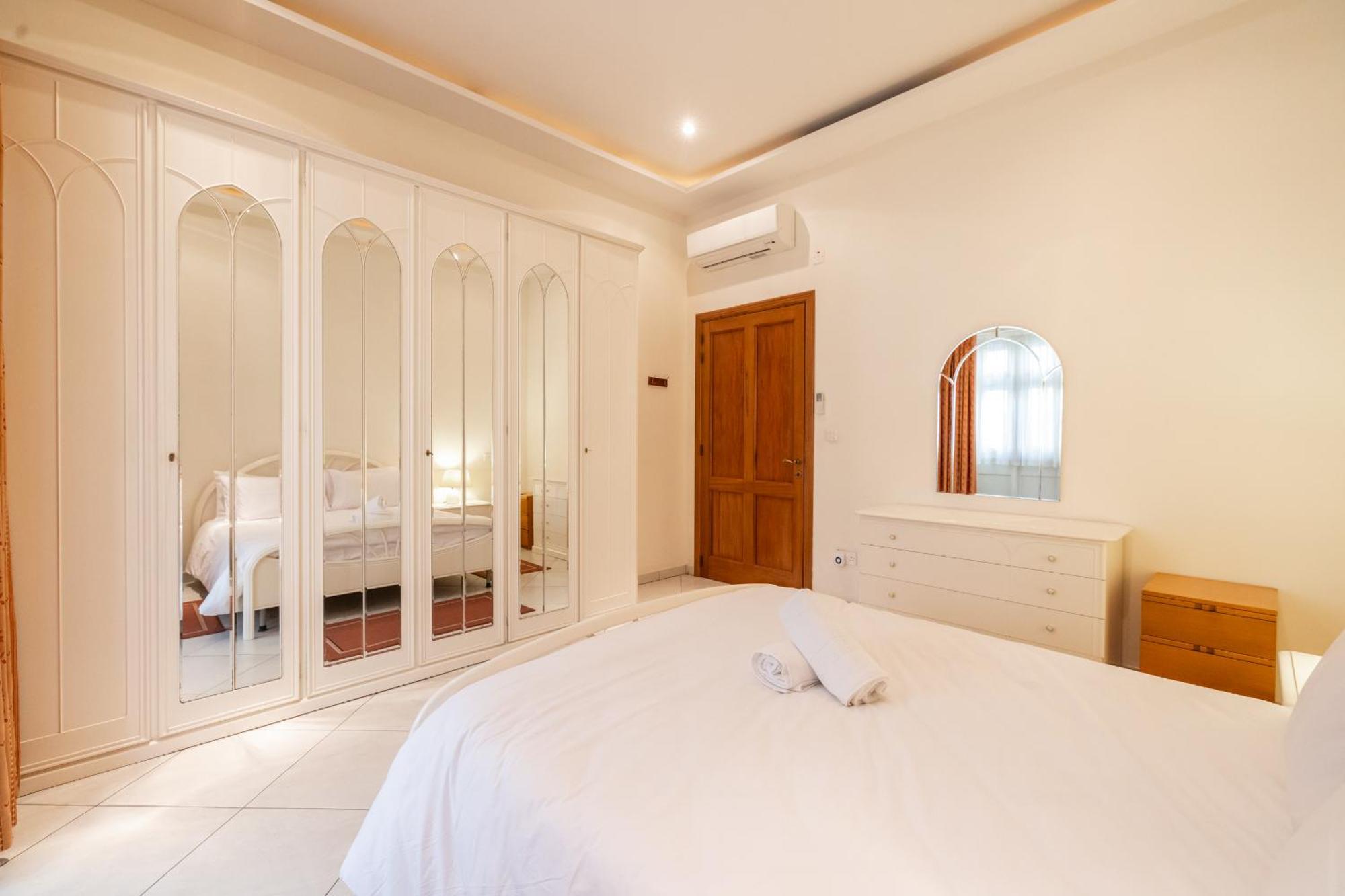 3 Bedroom By Sliema Promenade Luaran gambar
